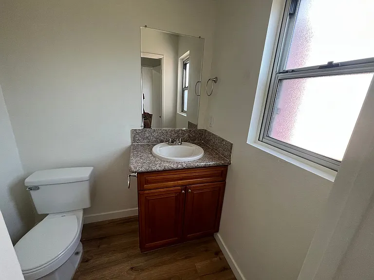Flower Street Apartments — Photo 10