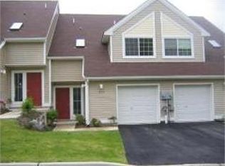 275 Falcon Ridge Way S, Hamburg, NJ 07419