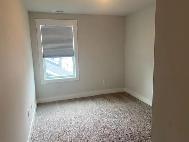 686 Vine Pkwy — Photo 20