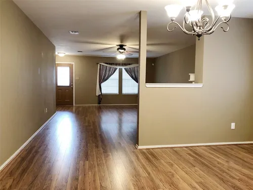 1316 Lamar Ln Photo 1