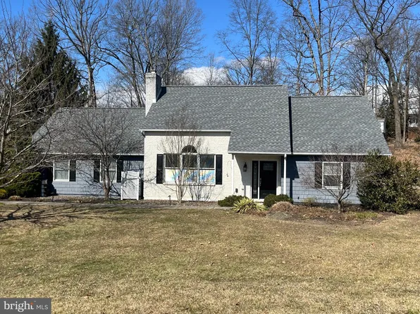 1451 Nittany Dr, Chambersburg, PA 17202