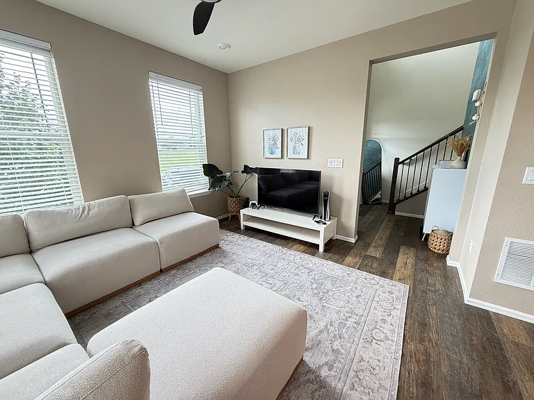 17610 Cherokee St — Photo 8