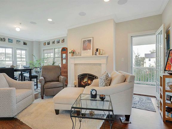 5th image of 14 Rosebud Ln