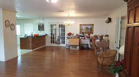5th image of 105 E Belleview St