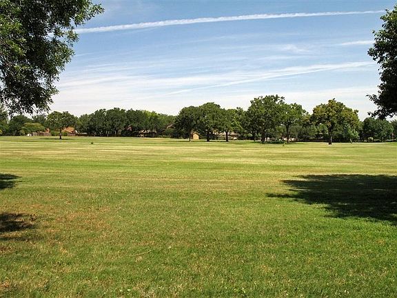 2nd image of 105 Ben Hogan Dr