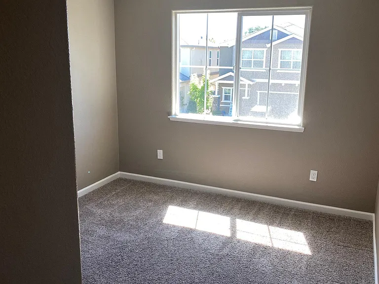 723 Phillipi Way — Photo 3