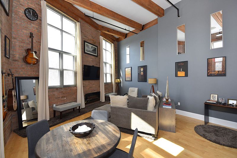 1st image of 3059 N Weil St Unit 306