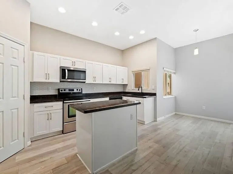 1603 SE 23rd Way — Photo 4