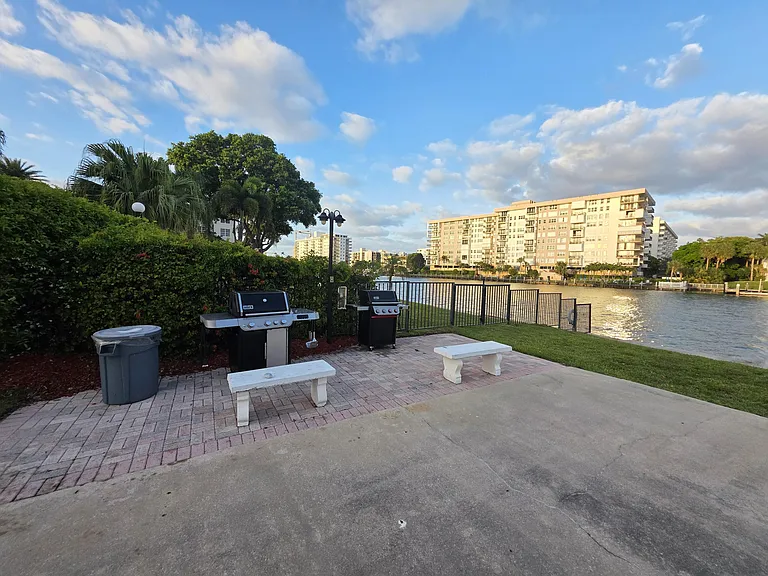 3100 NE 48th Ct #113 — Photo 10