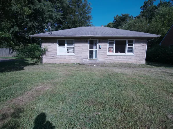 4444 Lynnview Dr, Louisville, KY 40216