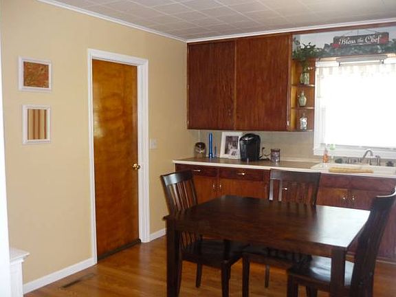 5th image of 440 N Parmenter Ave