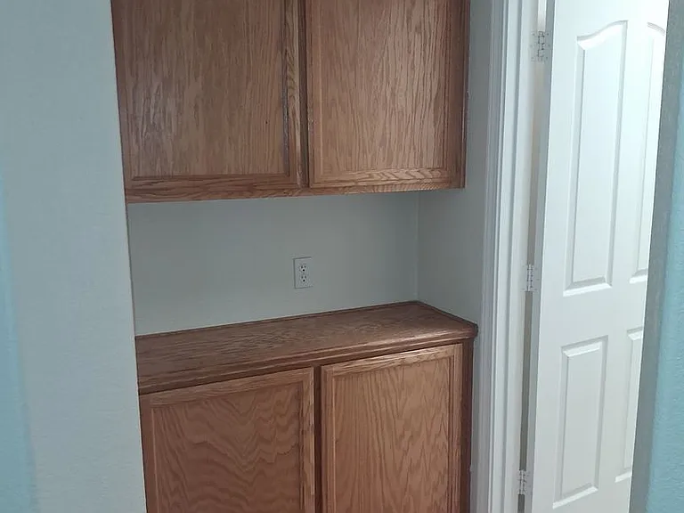 2092 Glory Ct — Photo 4