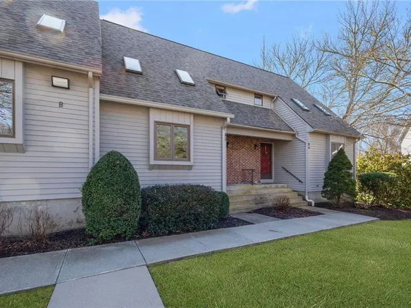 320 Westmoreland St Unit B5, Narragansett, RI 02882