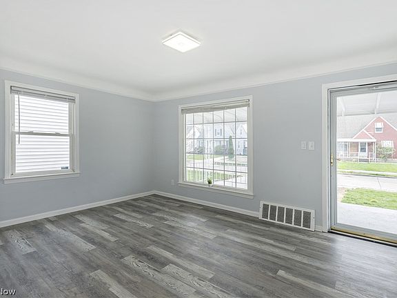 5th image of 30025 Elgin Rd