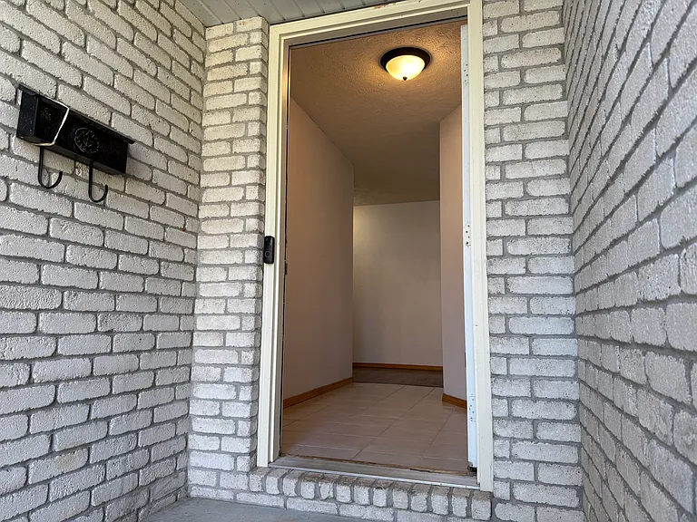 2818 E Lombard St — Photo 4