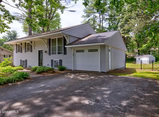7 Hathorn Blvd, Saratoga Springs, NY 12866