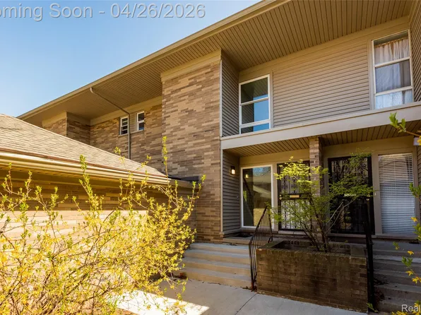 2011 Thornhill Pl, Detroit, MI 48207