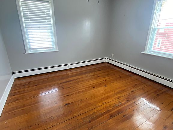 5th image of 37 Yorkshire St #2