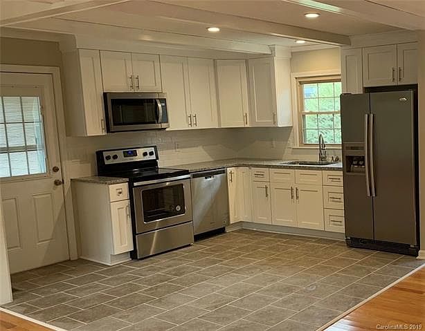 1st image of 114 Cottonwood Dr