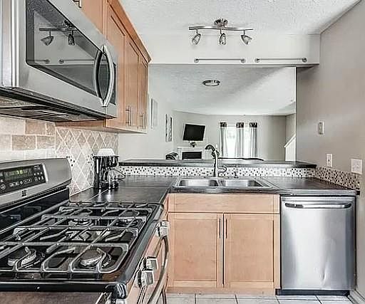 3rd image of 1565 Springleaf Ct SE