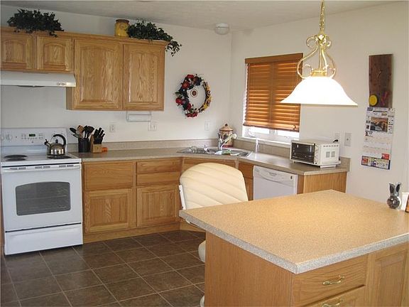 3rd image of 1305 Michael Dr