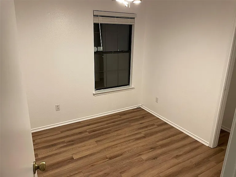 800 Oregon St — Photo 9
