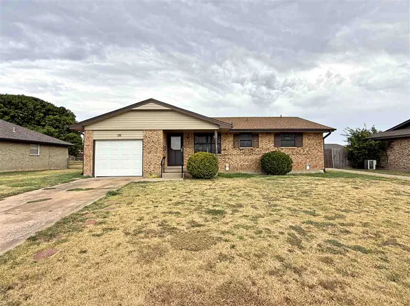 132 SW 69th St, Lawton, OK 73505