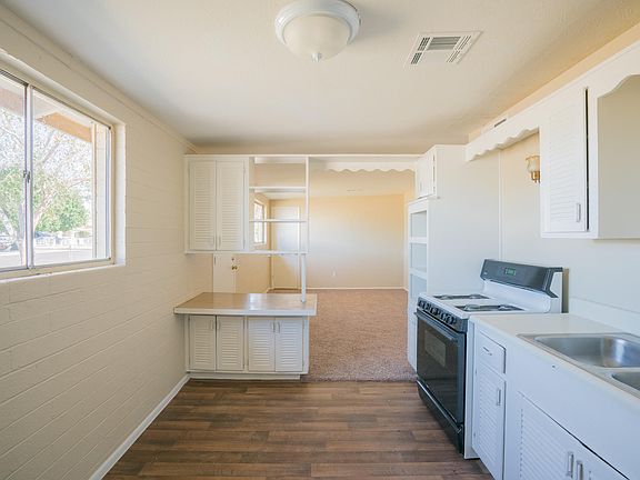 2nd image of 6449 W Columbus Ave