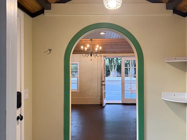 1030 Whaley St — Photo 5