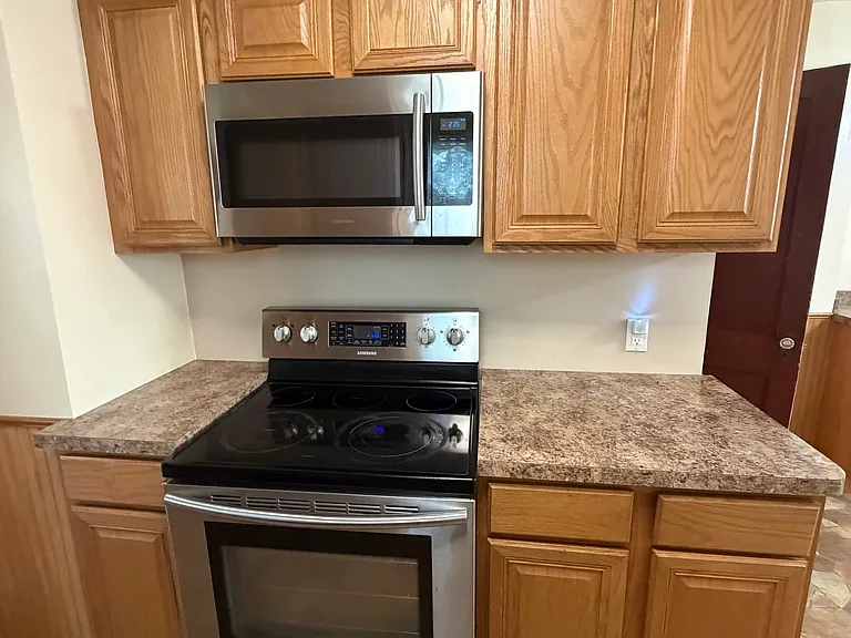 70 Wooster Ave — Photo 5