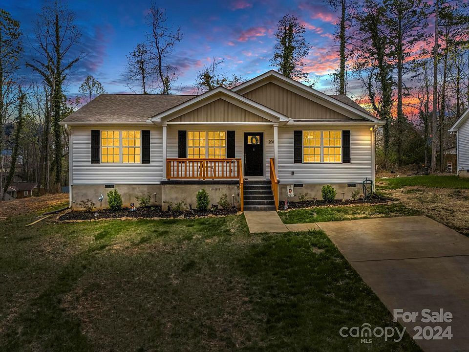 1st image of 208 Parkland Dr