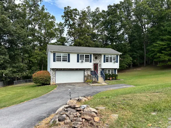 415 Wildwood Ave, Lewisburg, WV 24901