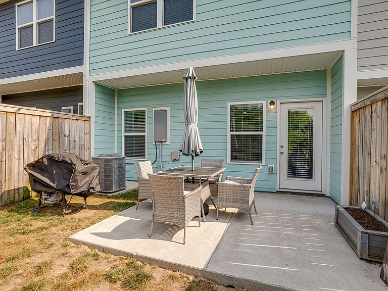 248 Mansfield Dr — Photo 23