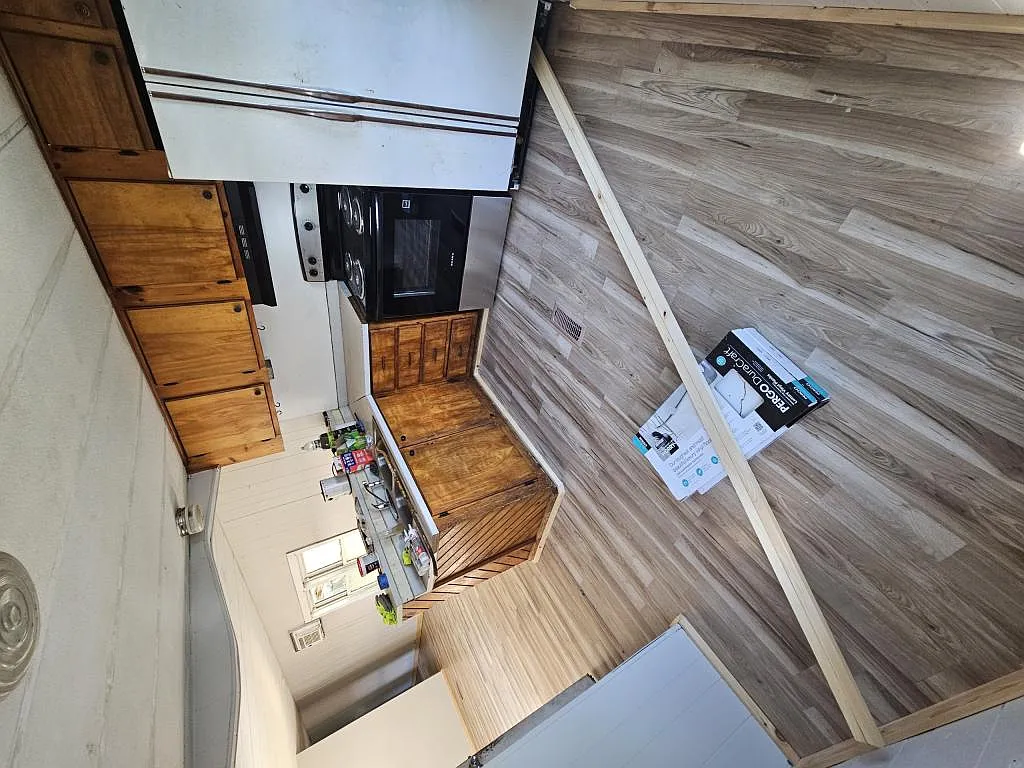 12 Ellis St — Photo 2