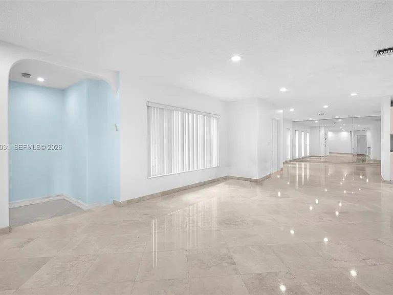 3441 N Hills Dr — Photo 7