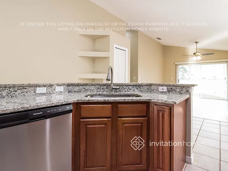9413 Southern Garden Cir — Photo 9