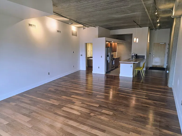 309 E 5th St #501 — Photo 9