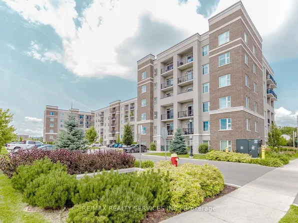 610 Farmstead Dr #420, Milton, ON L9T 8X5