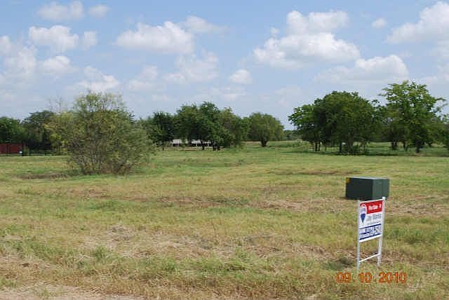 2nd image of 929 Prairie Timber Rd