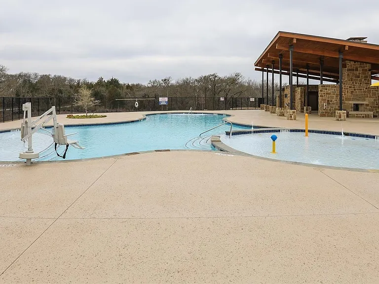 605 Cedar Springs Dr — Photo 27