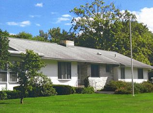 4 Meadow Dr, Queensbury, NY 12804