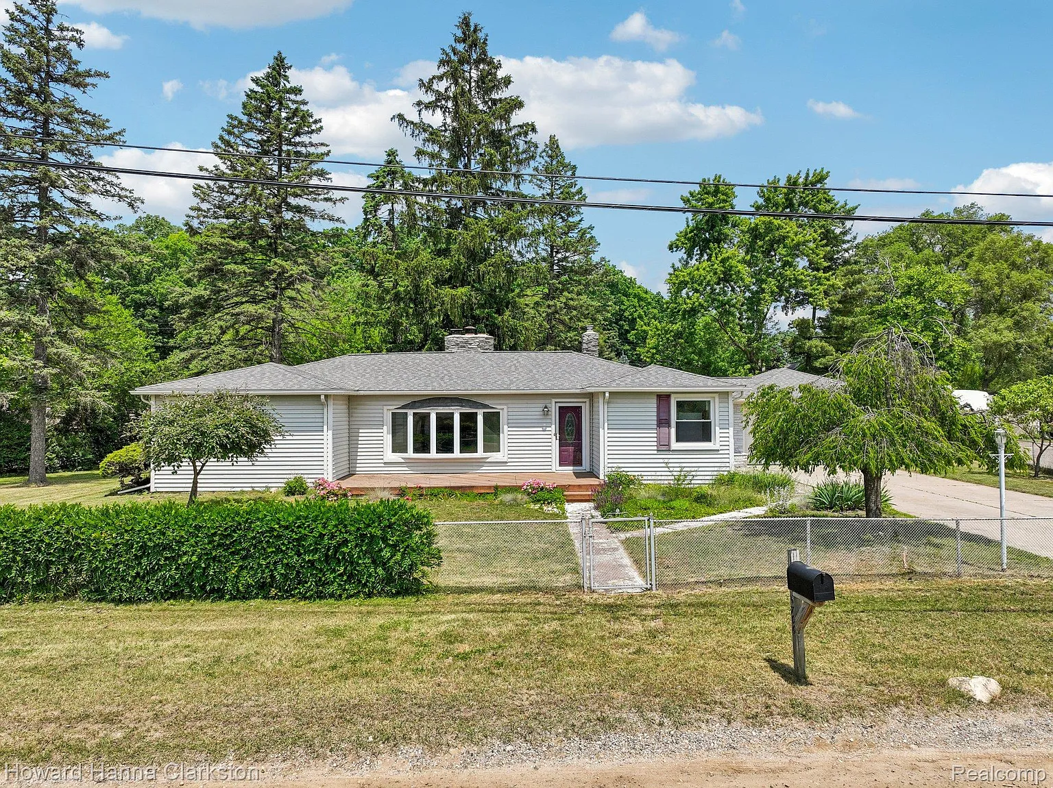5766 Corunna Ave photo 1