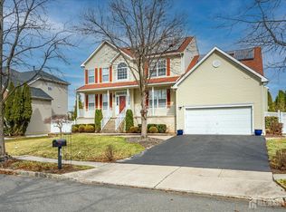 37 Keswick Rd, East Windsor, NJ 08520