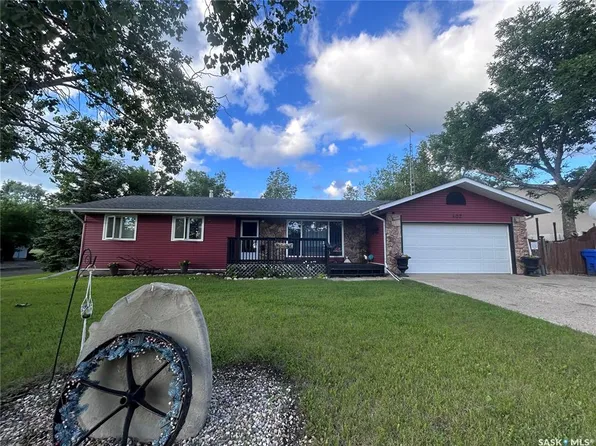 402 1st STREET N, Lampman, SK S0C 1N0