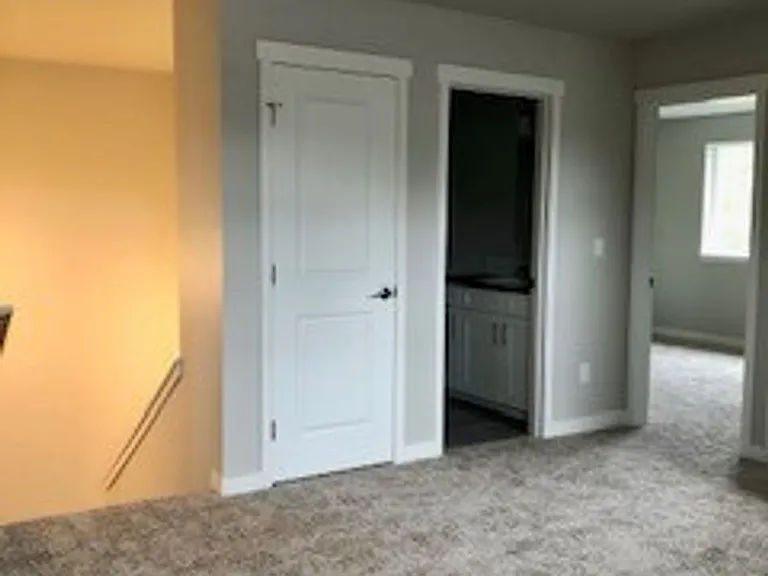 342 N Central St — Photo 13