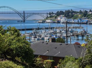 653 SE 4th St, Newport, OR 97365