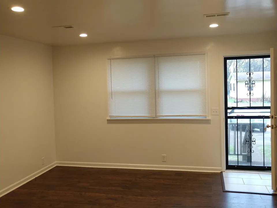 124 Fairfield Ave #2