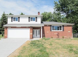 6630 Fry Rd, Middleburg Heights, OH 44130