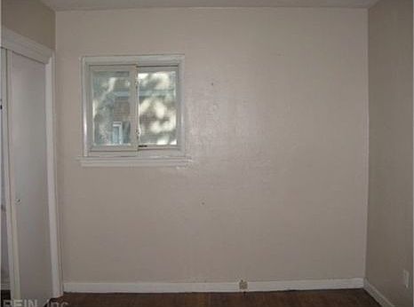 5th image of 1104 Sanford Ave