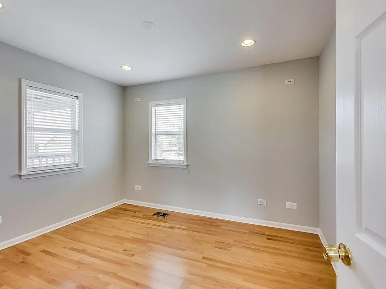 1632 W Blackhawk St #2 — Photo 9